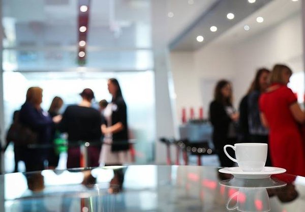 Comment se préparer à réseauter lors d'un salon de l'entreprise ?